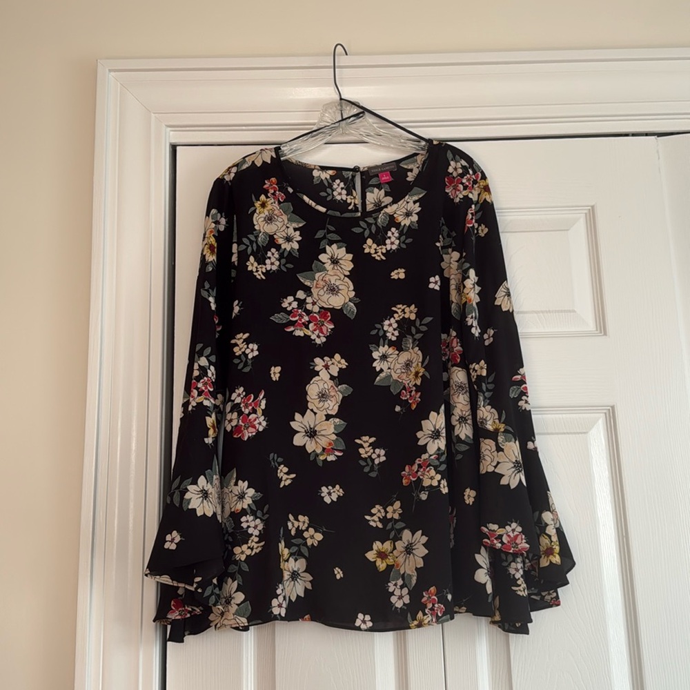 Vince Camuto Floral Print Bell Sleeve Blouse